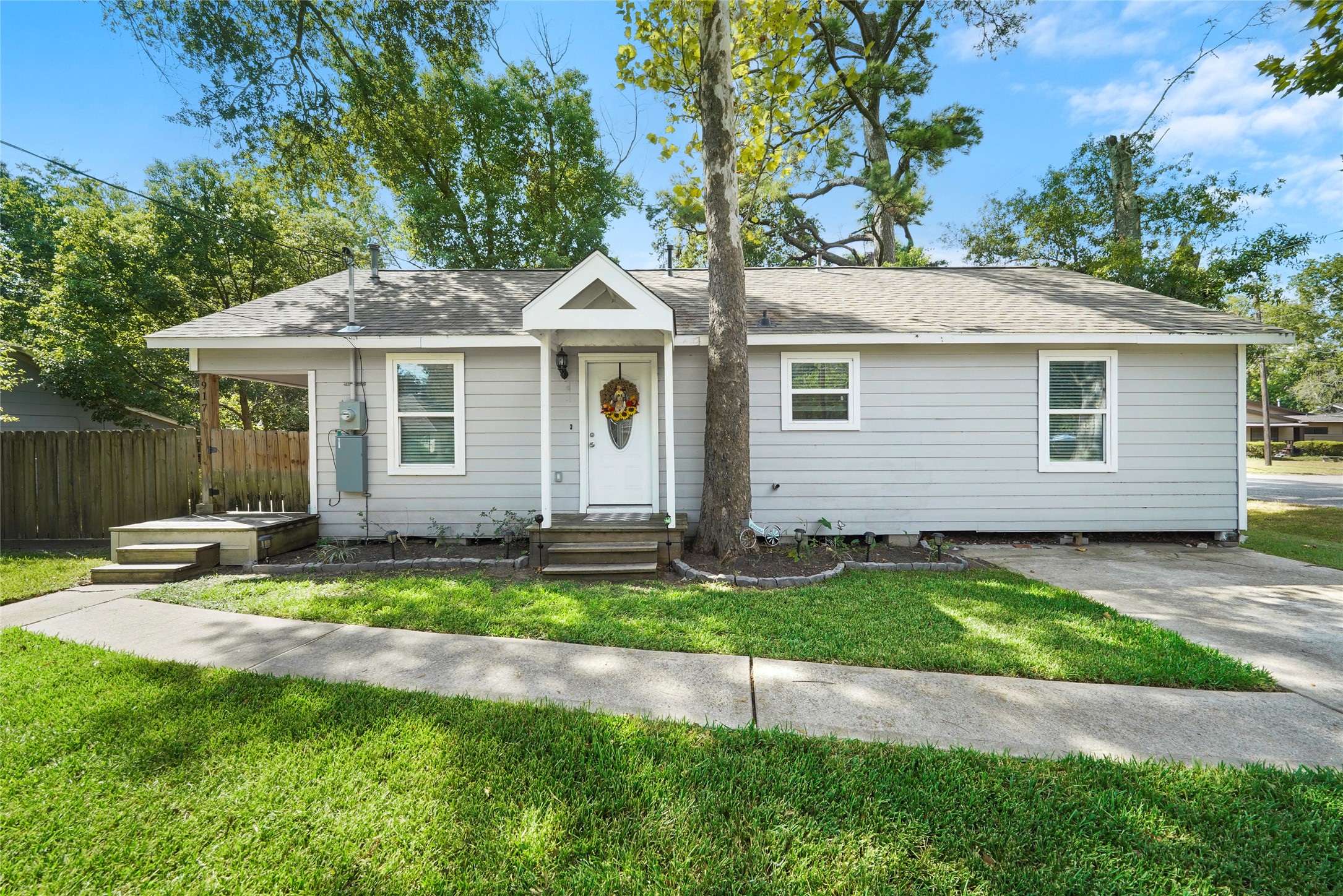 917 W Snyder Street Alvin TX 77511