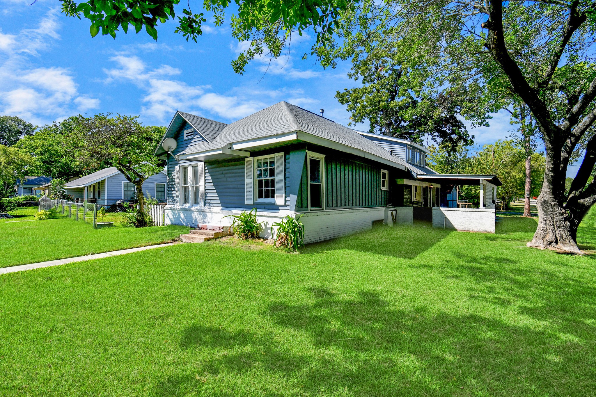 802 14th Avenue N Texas City TX 77590