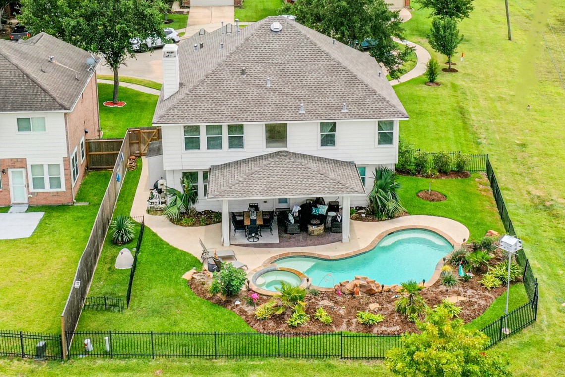 1922 Hollow Mist Lane Pearland TX 77581