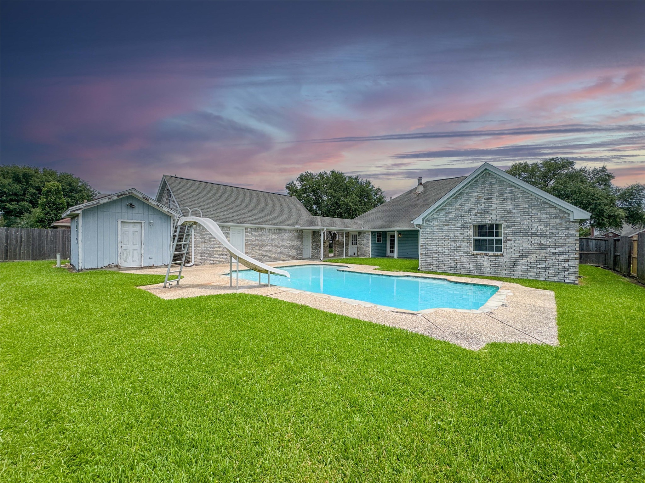 1507 N 24th Street Nederland TX 77627