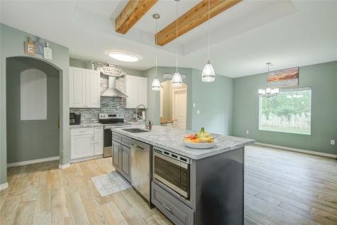 62 Ivy Court Jones Creek TX 77541