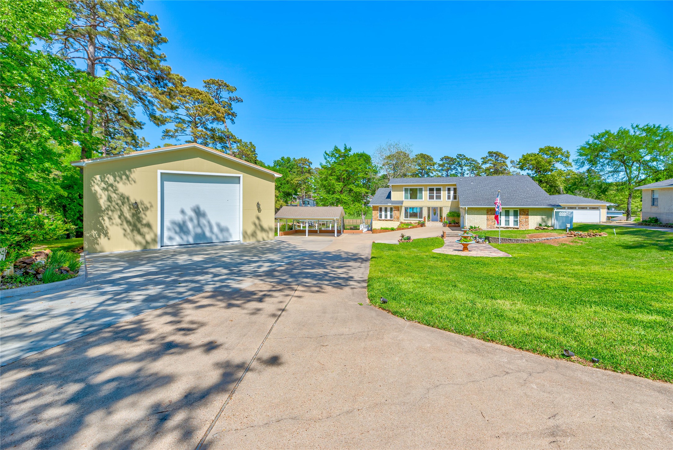 119 Lake Drive Onalaska TX 77360