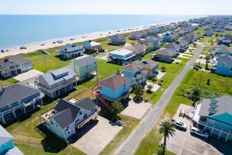 2332 Martinique Crystal Beach TX 77650