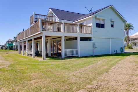 2332 Martinique Crystal Beach TX 77650