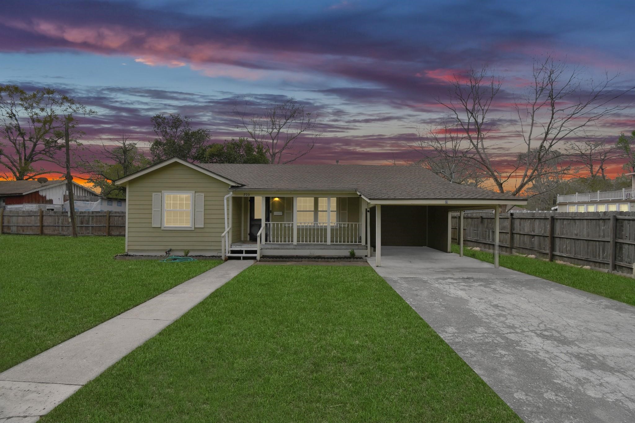 705 Bowie Street Liberty TX 77575