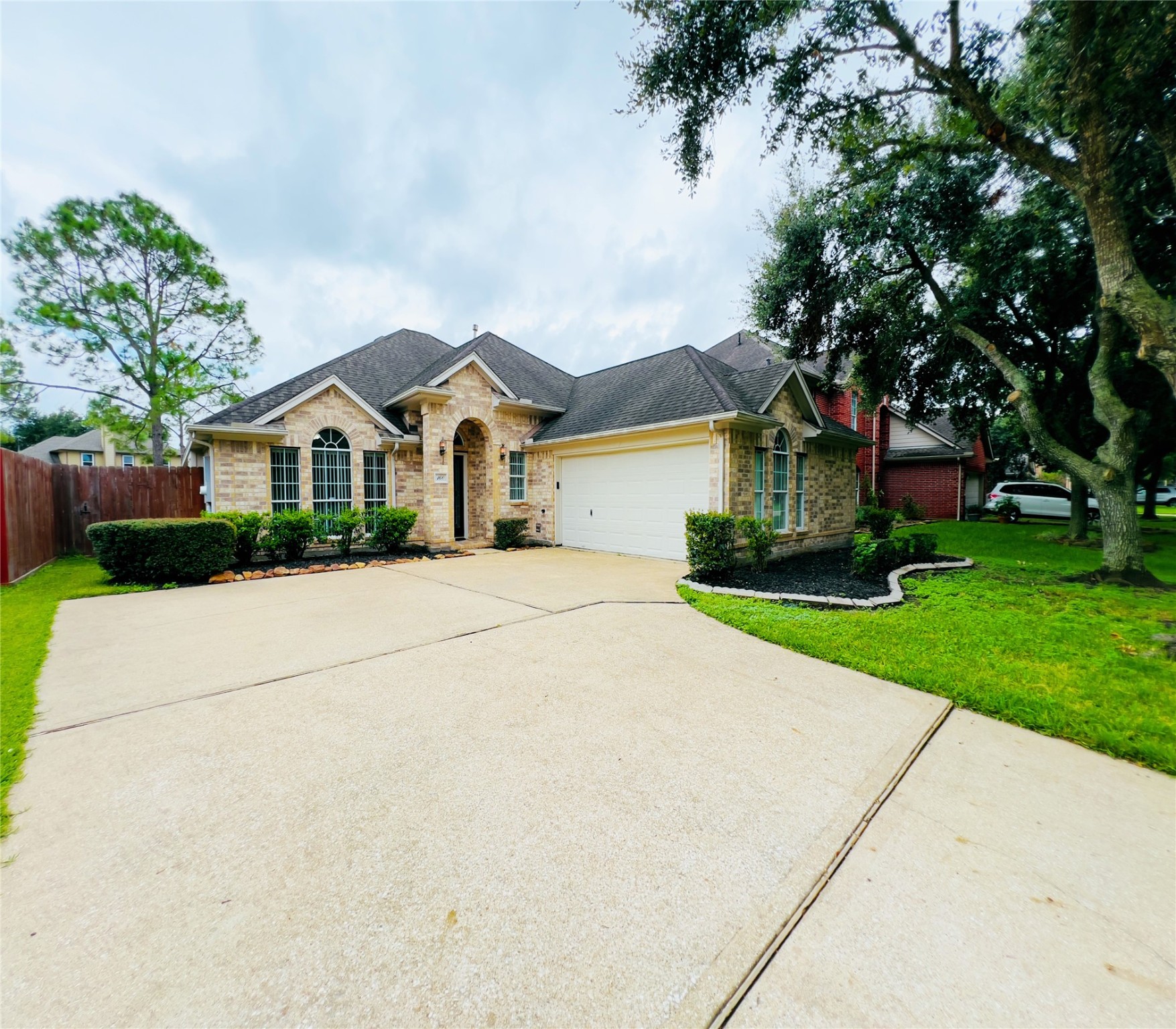 160 Greenridge Circle League City TX 77573