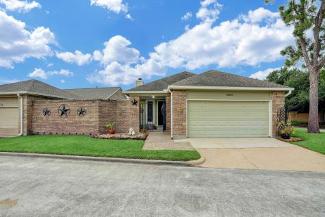 16802 Clear Oak Way Houston TX 77058