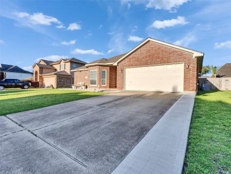 8018 Fox Street Baytown TX 77523