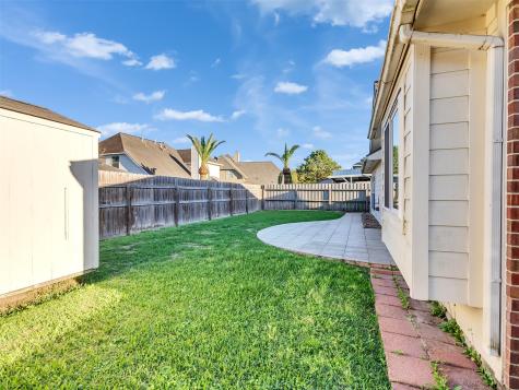 8018 Fox Street Baytown TX 77523
