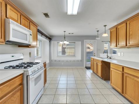 8018 Fox Street Baytown TX 77523