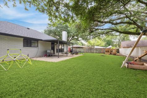 503 West Street Sealy TX 77474