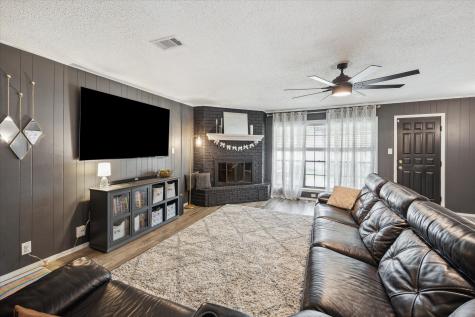 503 West Street Sealy TX 77474