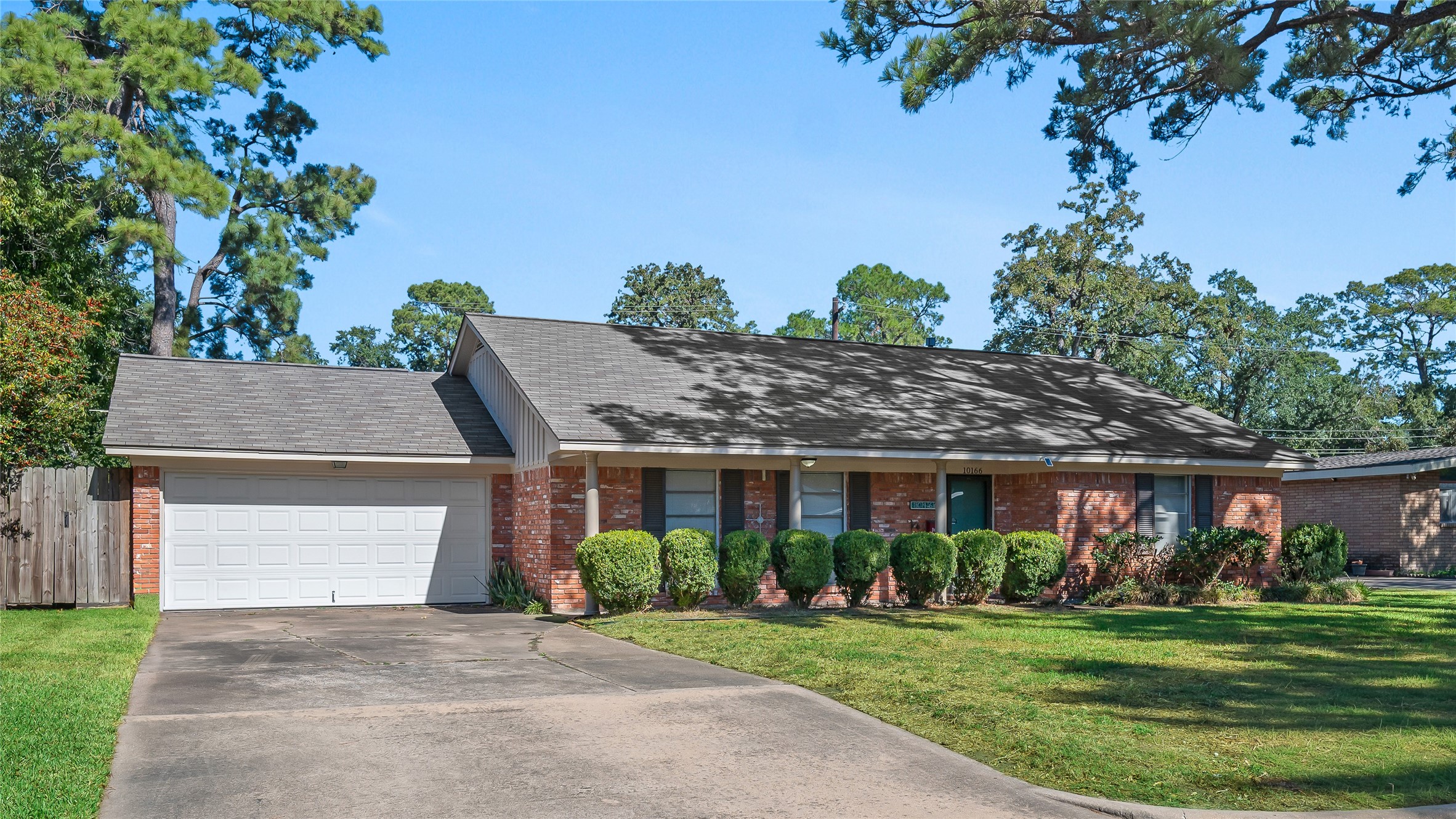 10166 Brinwood Drive Houston TX 77043
