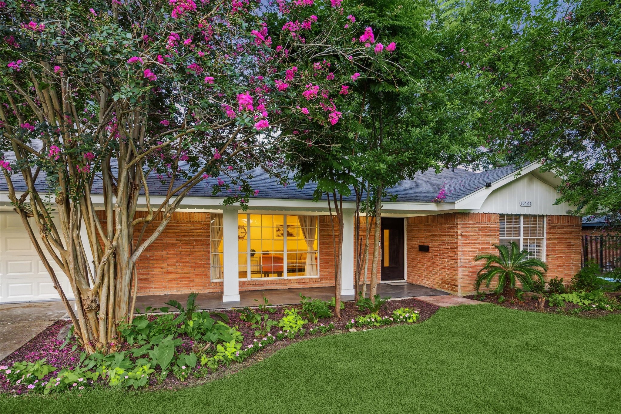 10707 Moonlight Drive Houston TX 77096