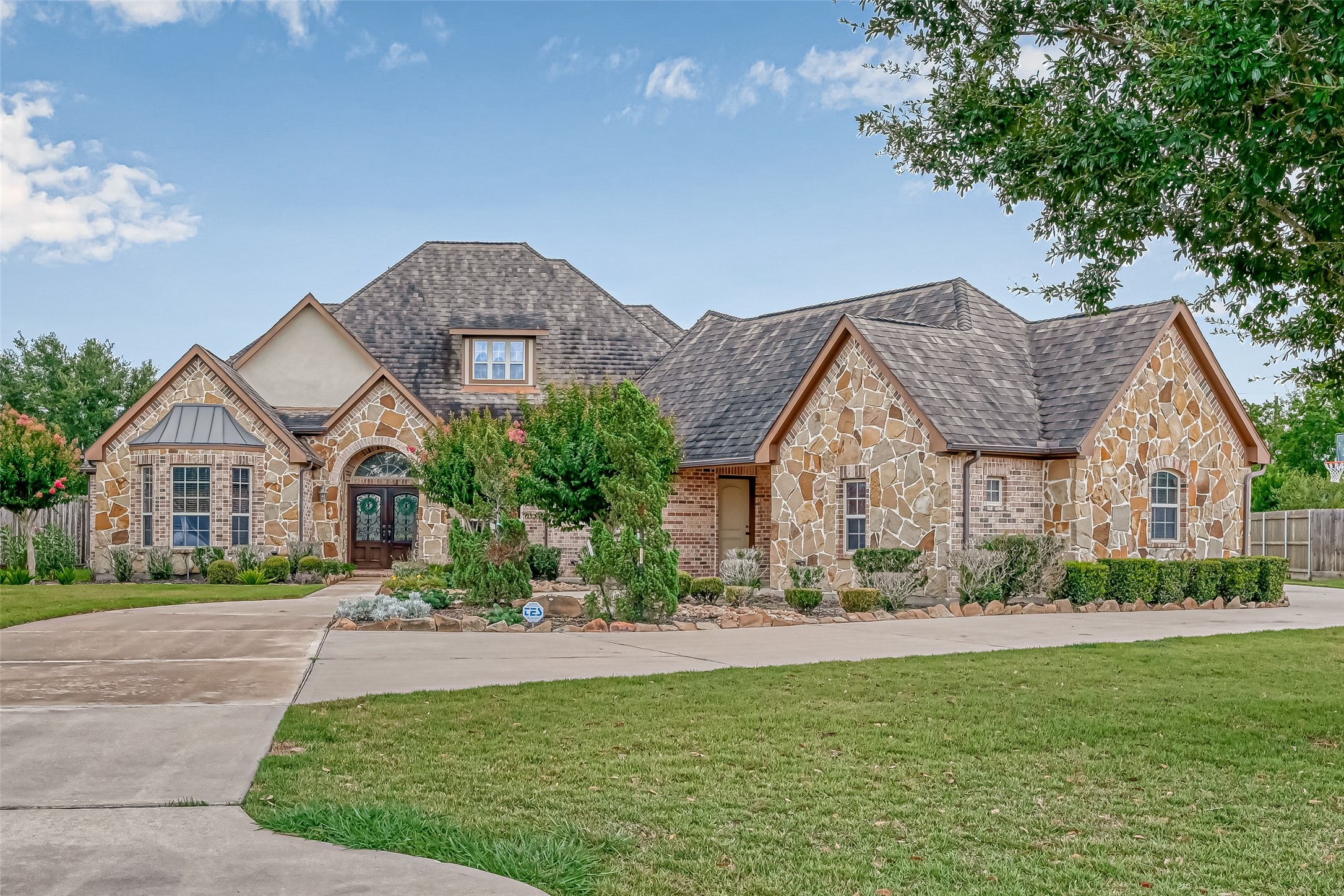 9707 Crescent Cross Drive Needville TX 77461