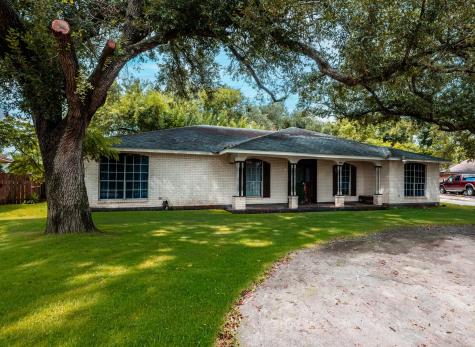 1856 Acacia Circle Freeport TX 77541
