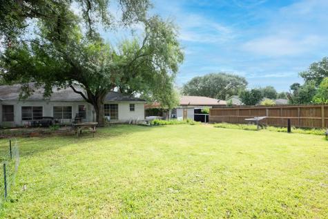1856 Acacia Circle Freeport TX 77541