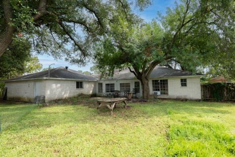 1856 Acacia Circle Freeport TX 77541