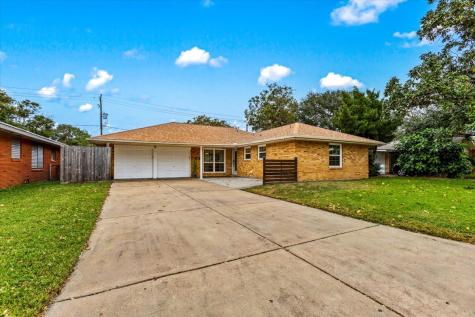 6802 Golf Crest Drive Galveston TX 77551