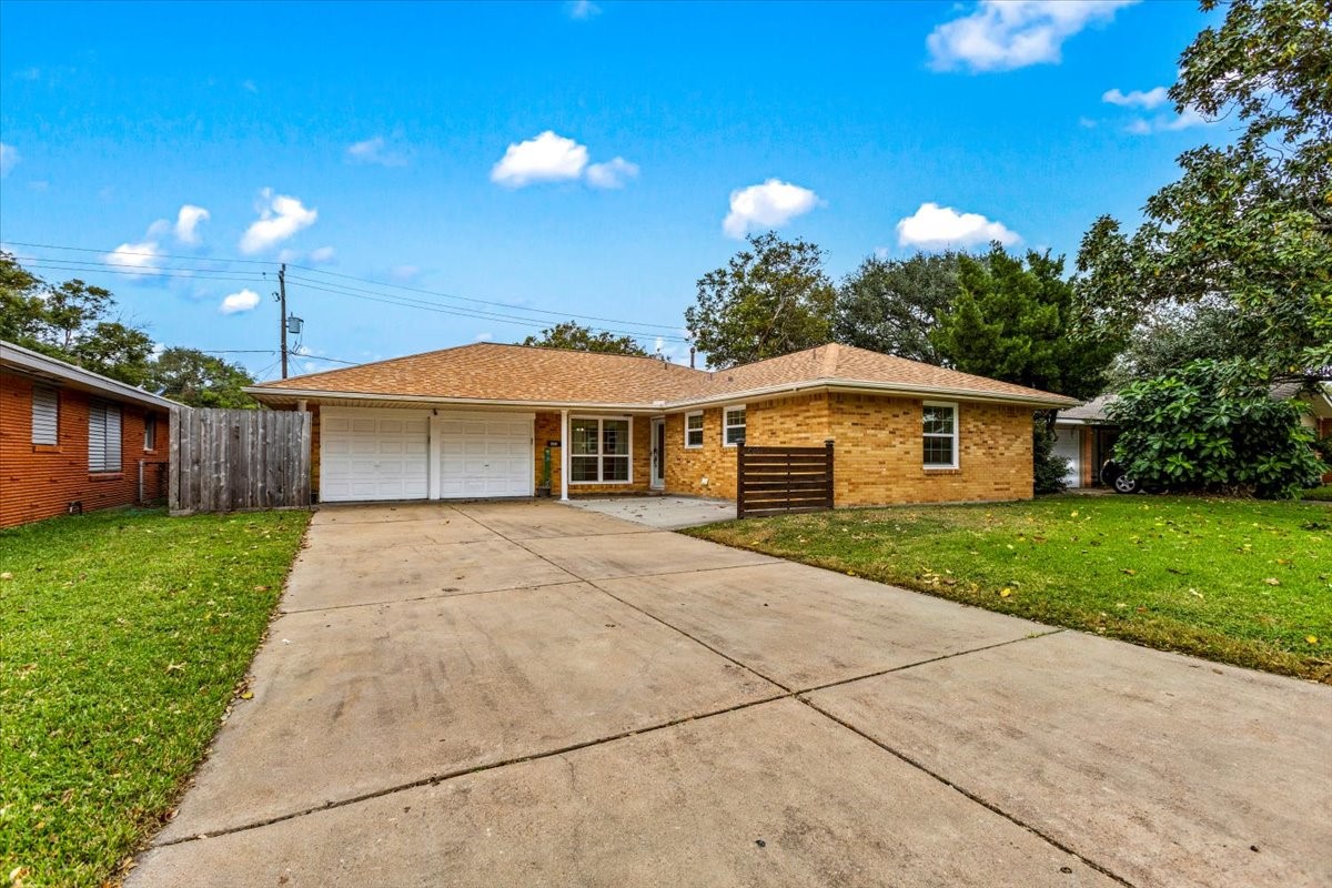 6802 Golf Crest Drive Galveston TX 77551