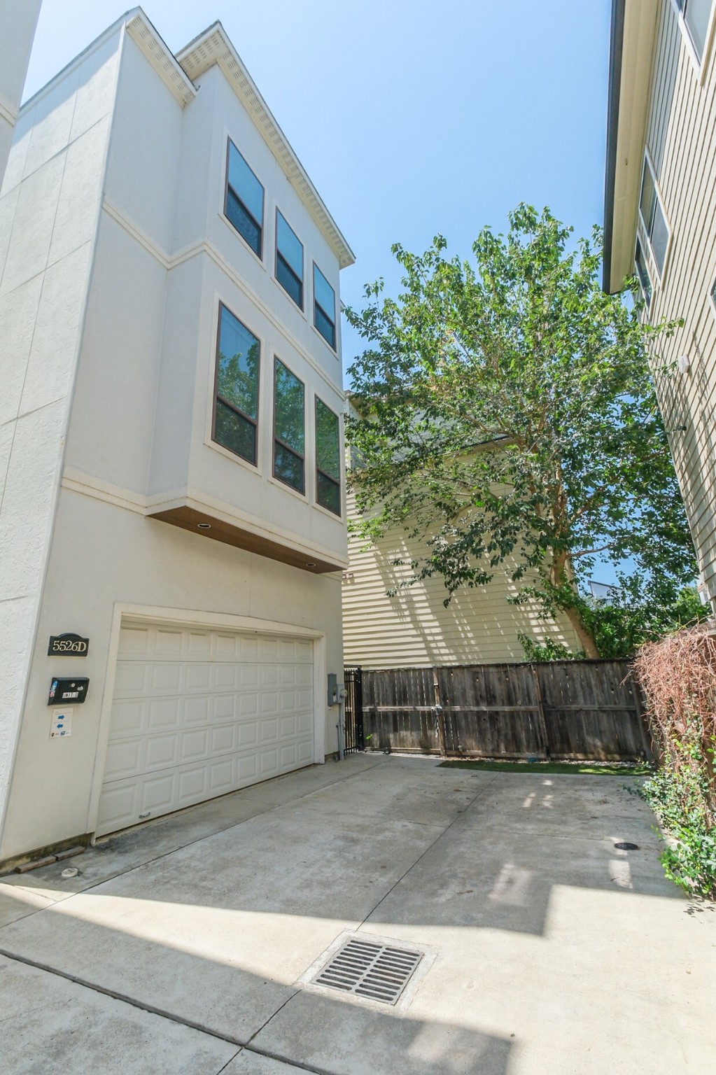 5526 Darling Street D Houston TX 77007