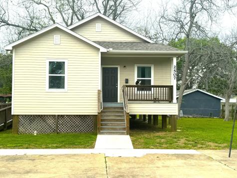 2507 N Fulton Street Wharton TX 77488