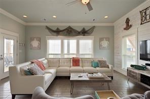 1129 Blue Water Drive Crystal Beach TX 77650