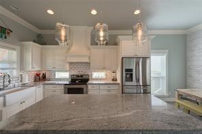 1129 Blue Water Drive Crystal Beach TX 77650