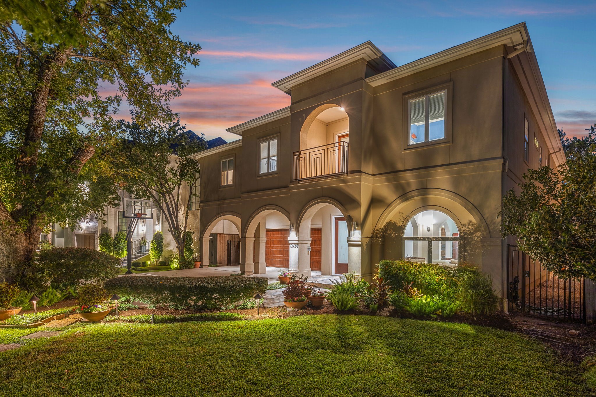 4924 Valerie Street Bellaire TX 77401