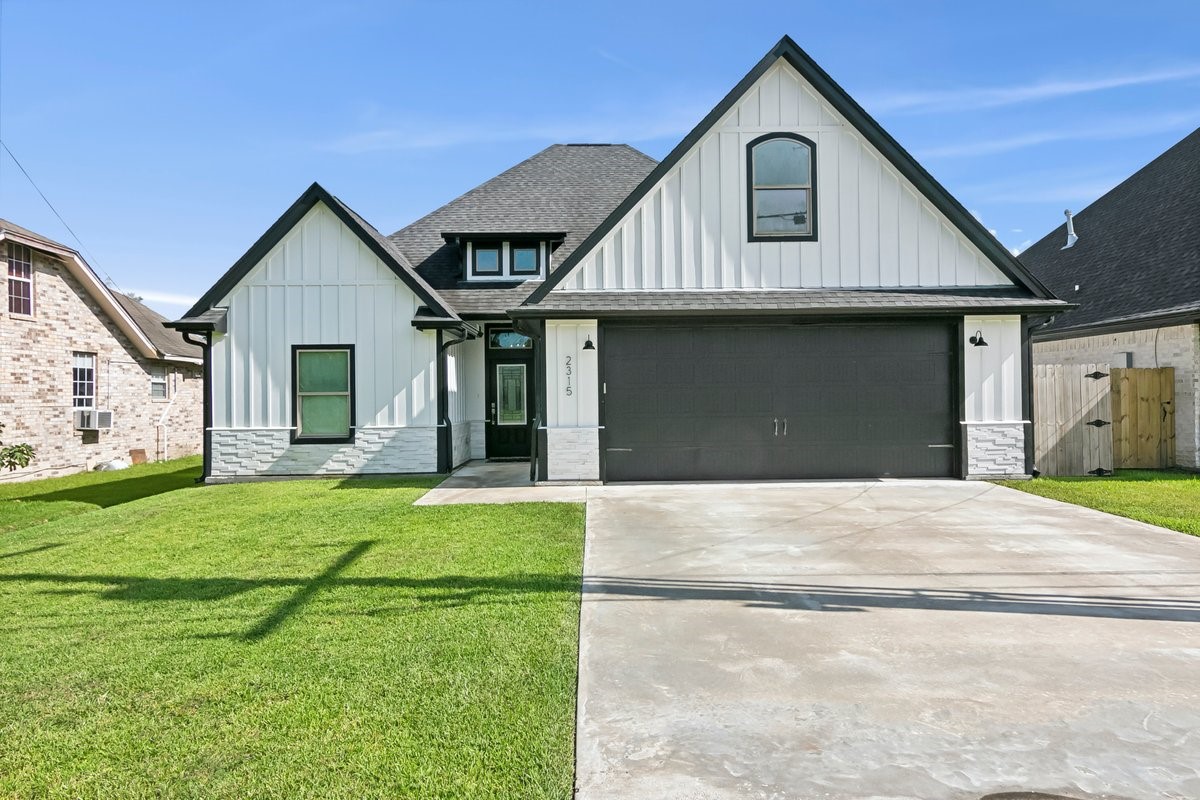 2315 Port Neches Avenue Port Neches TX 77651
