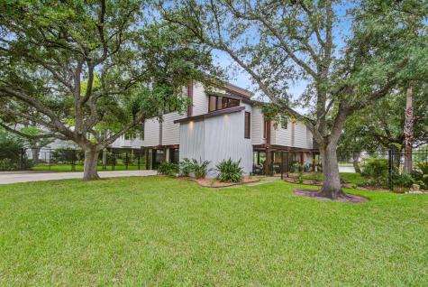 2154 Cove Park Drive Kemah TX 77565
