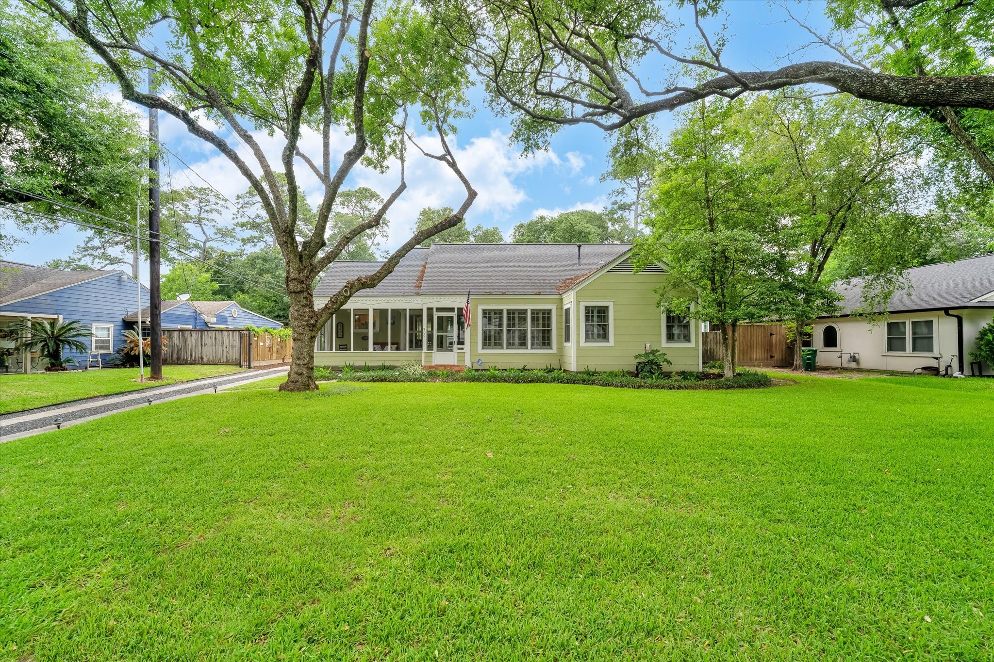 706 W 42nd Street Houston TX 77018