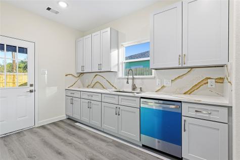 2315 Cedar Street Pearland TX 77581