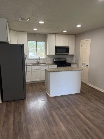 413 Betty Road South Houston TX 77587