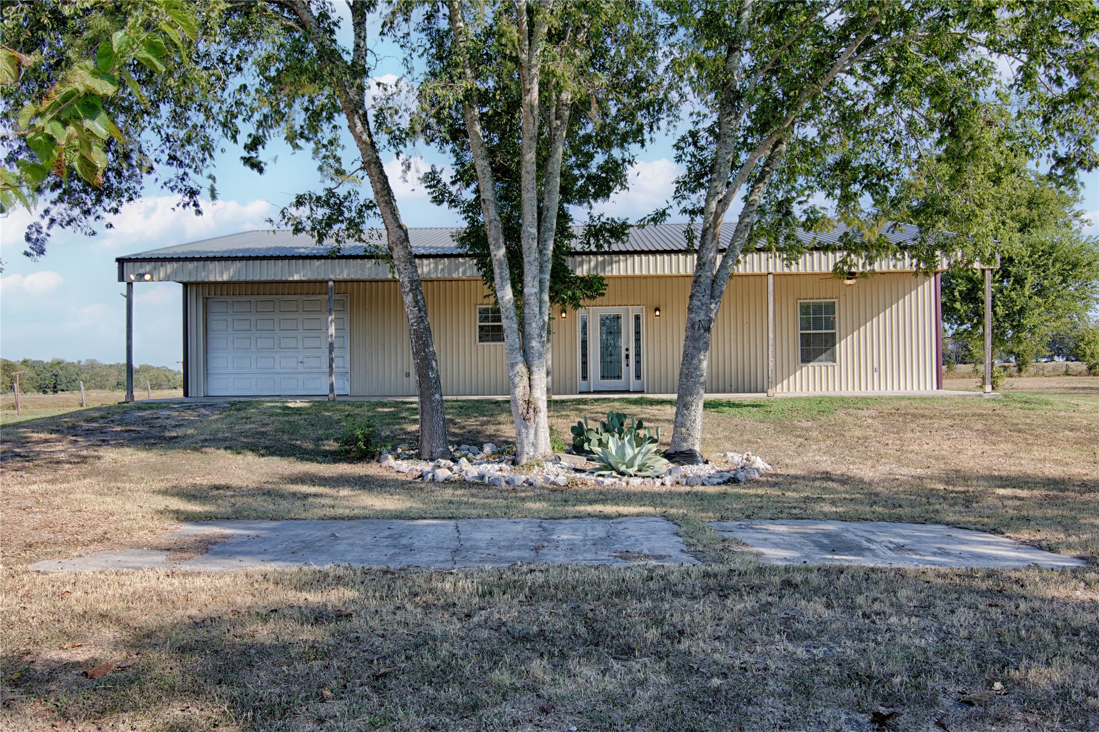 7217 W Us Highway 90 Schulenburg TX 78956