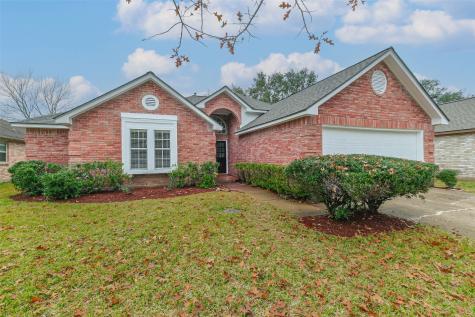2739 Breezy Pines Lane Pearland TX 77584