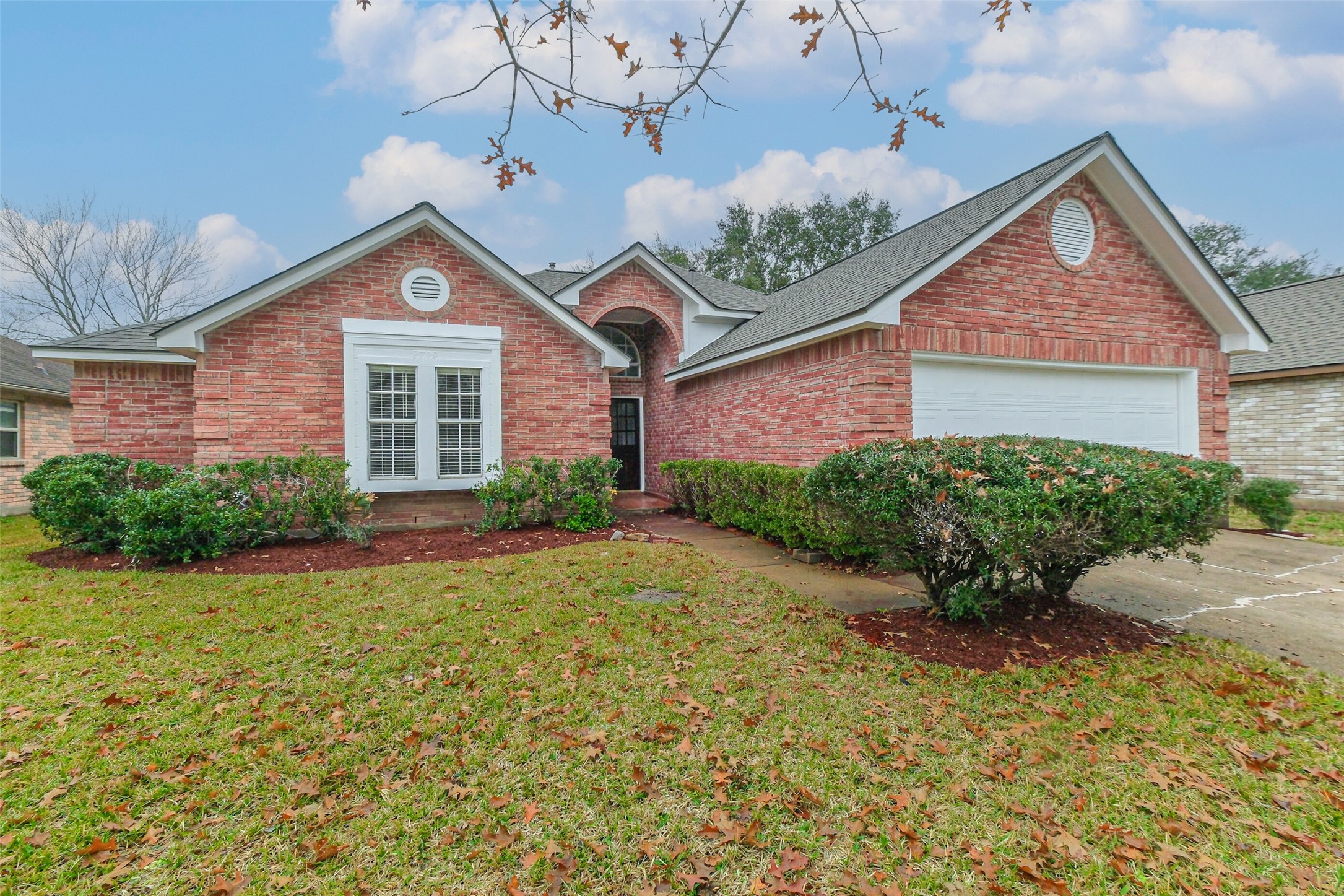 2739 Breezy Pines Lane Pearland TX 77584