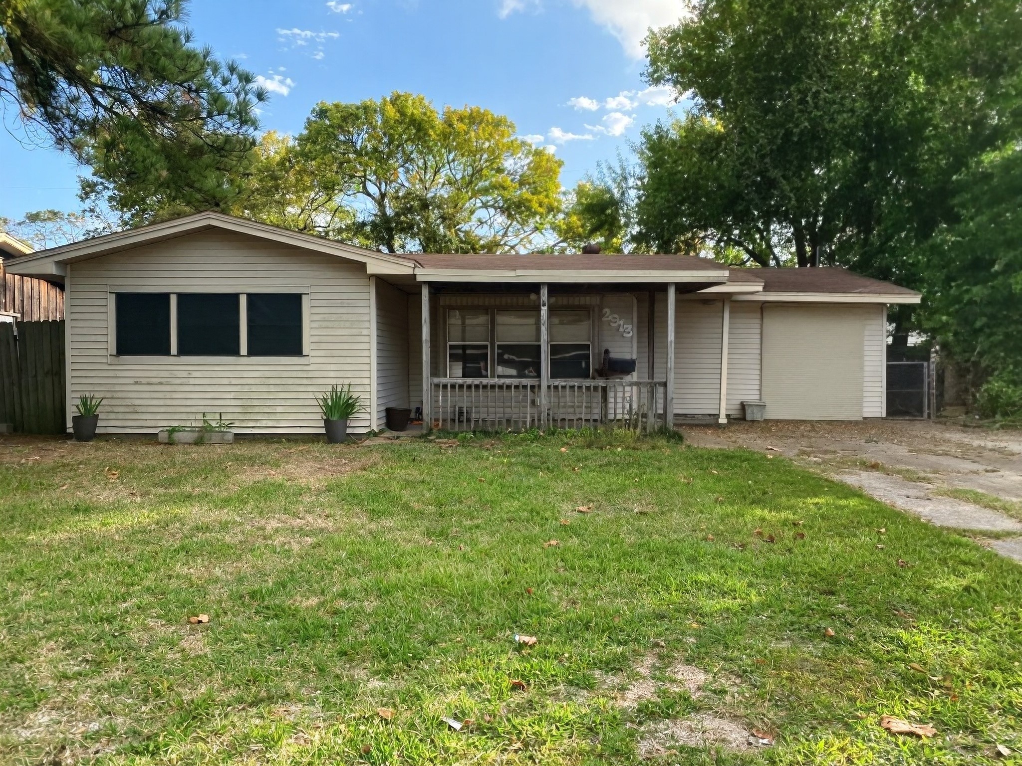 2913 Tarpey Avenue Texas City TX 77590
