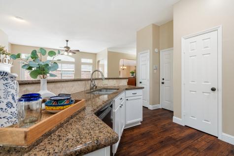 15 Paddock Pines Place The Woodlands TX 77382