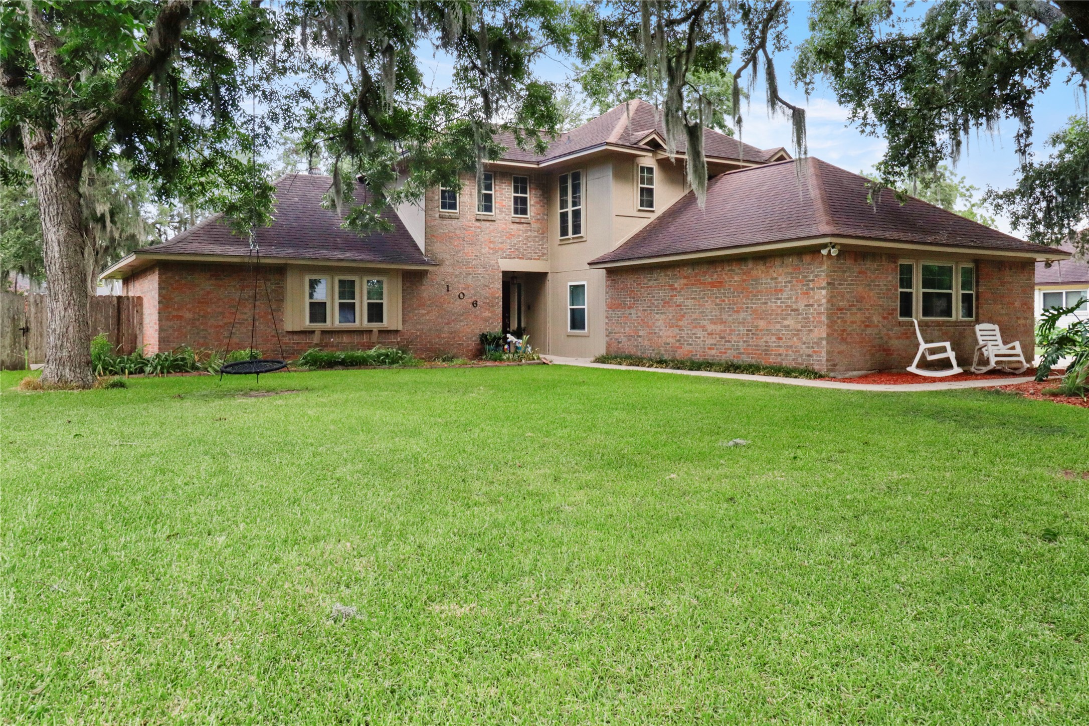 106 Greenbriar Drive Lake Jackson TX 77566