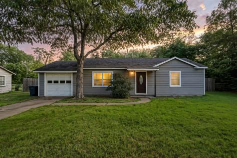 313 E Dumble Street Alvin TX 77511