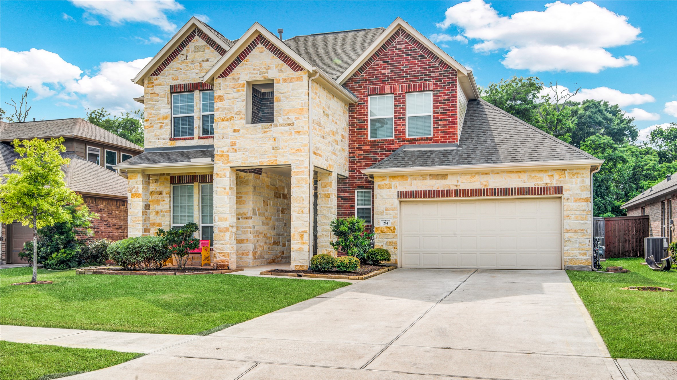 214 Timber Grove Court Clute TX 77531