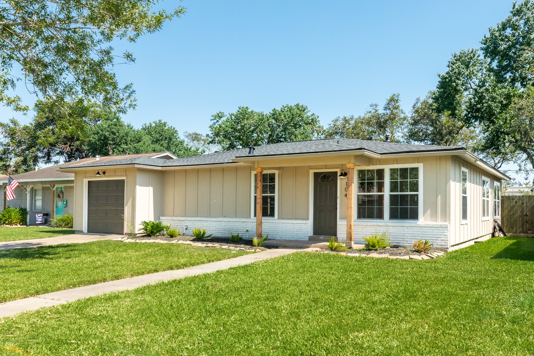 104 Forest Oaks Lane Lake Jackson TX 77566