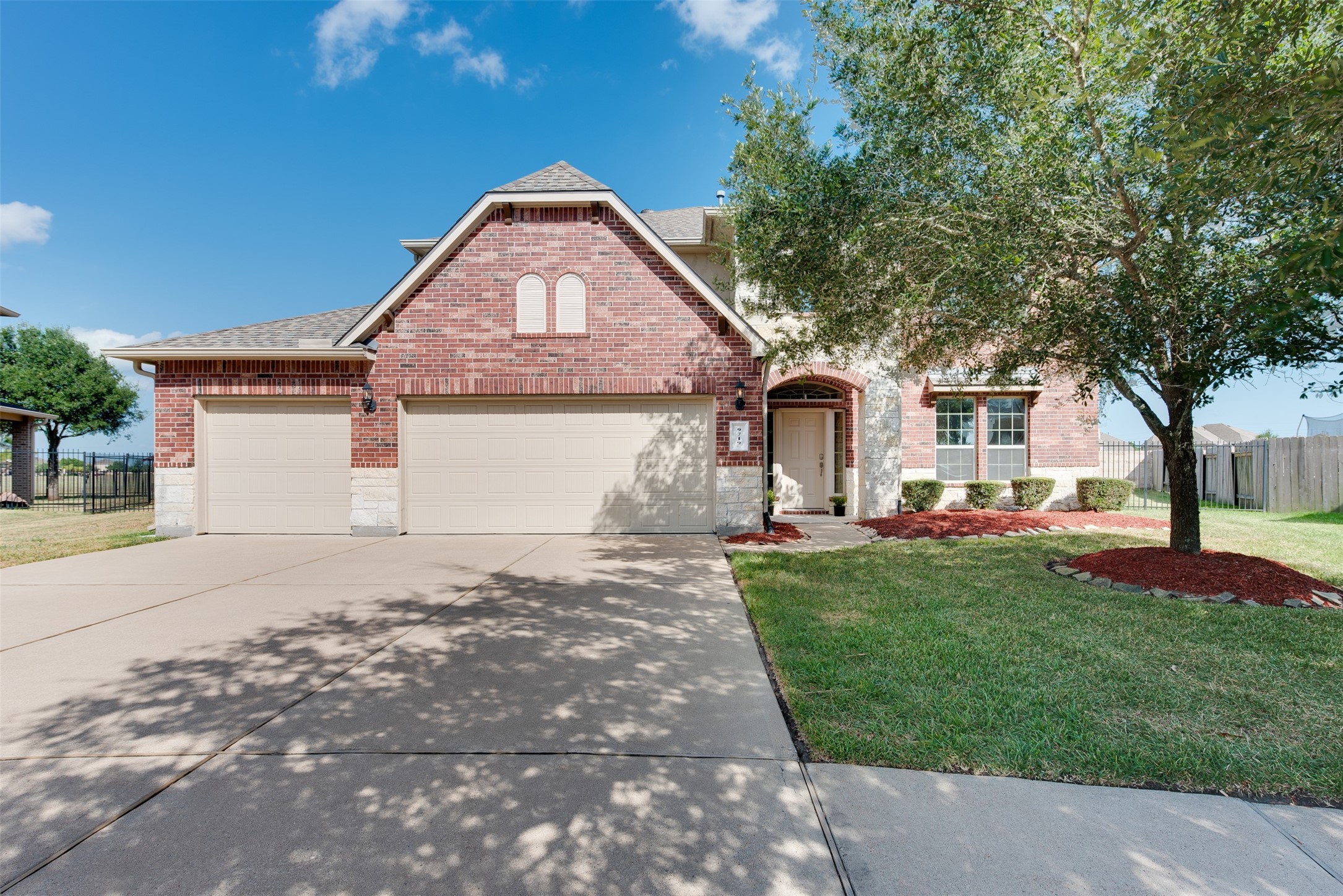 9719 Gleaming Lakes Drive Rosharon TX 77583