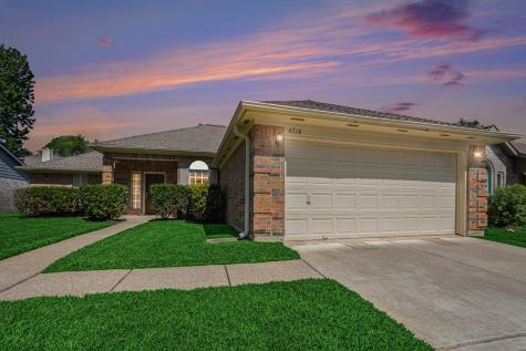 4718 Widerop Lane Friendswood TX 77546