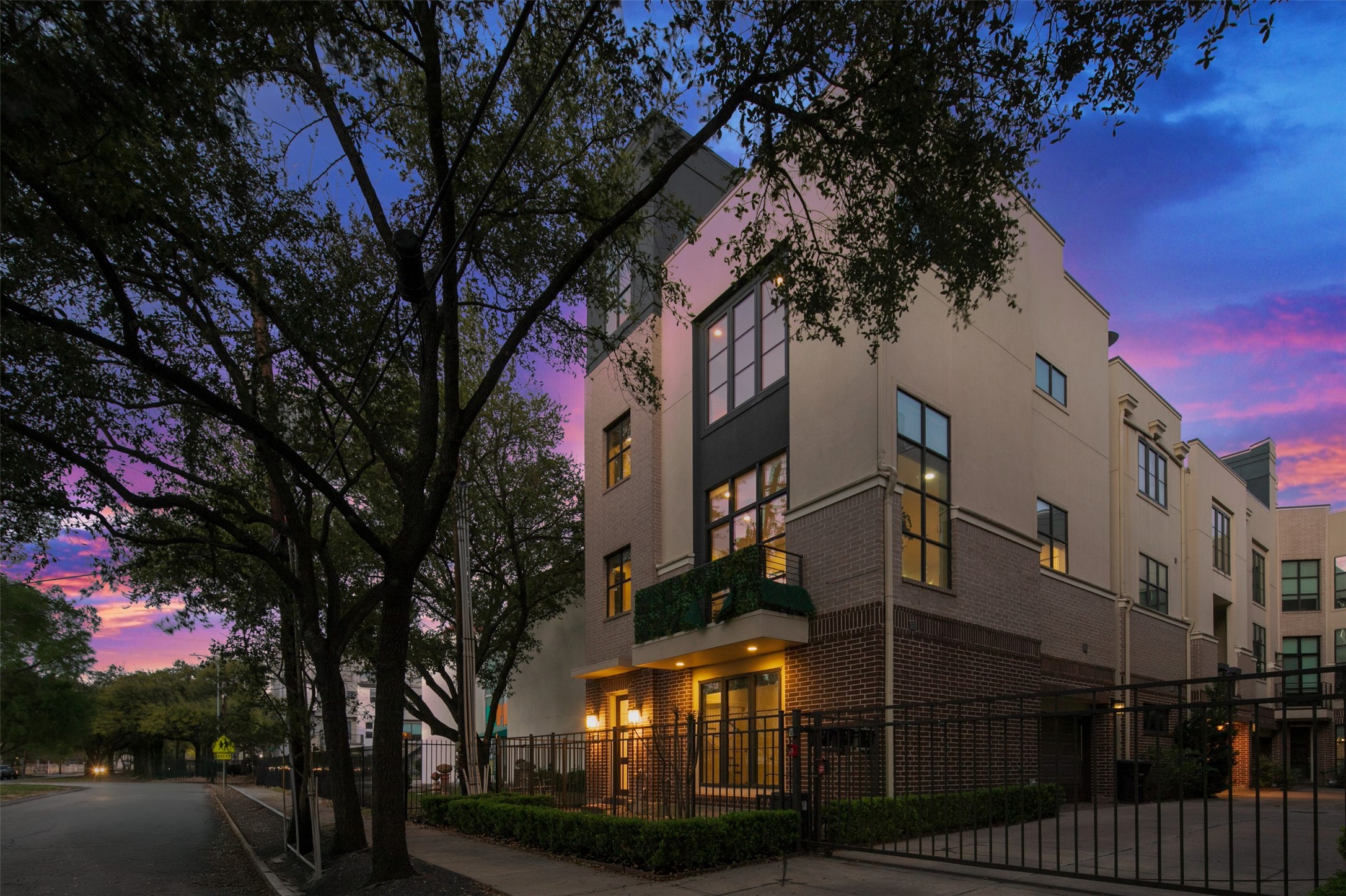 4813 Caroline Street A Houston TX 77004