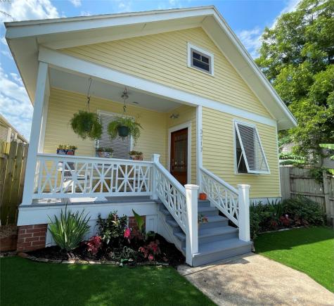 3717 Avenue M 1/2 Galveston TX 77550