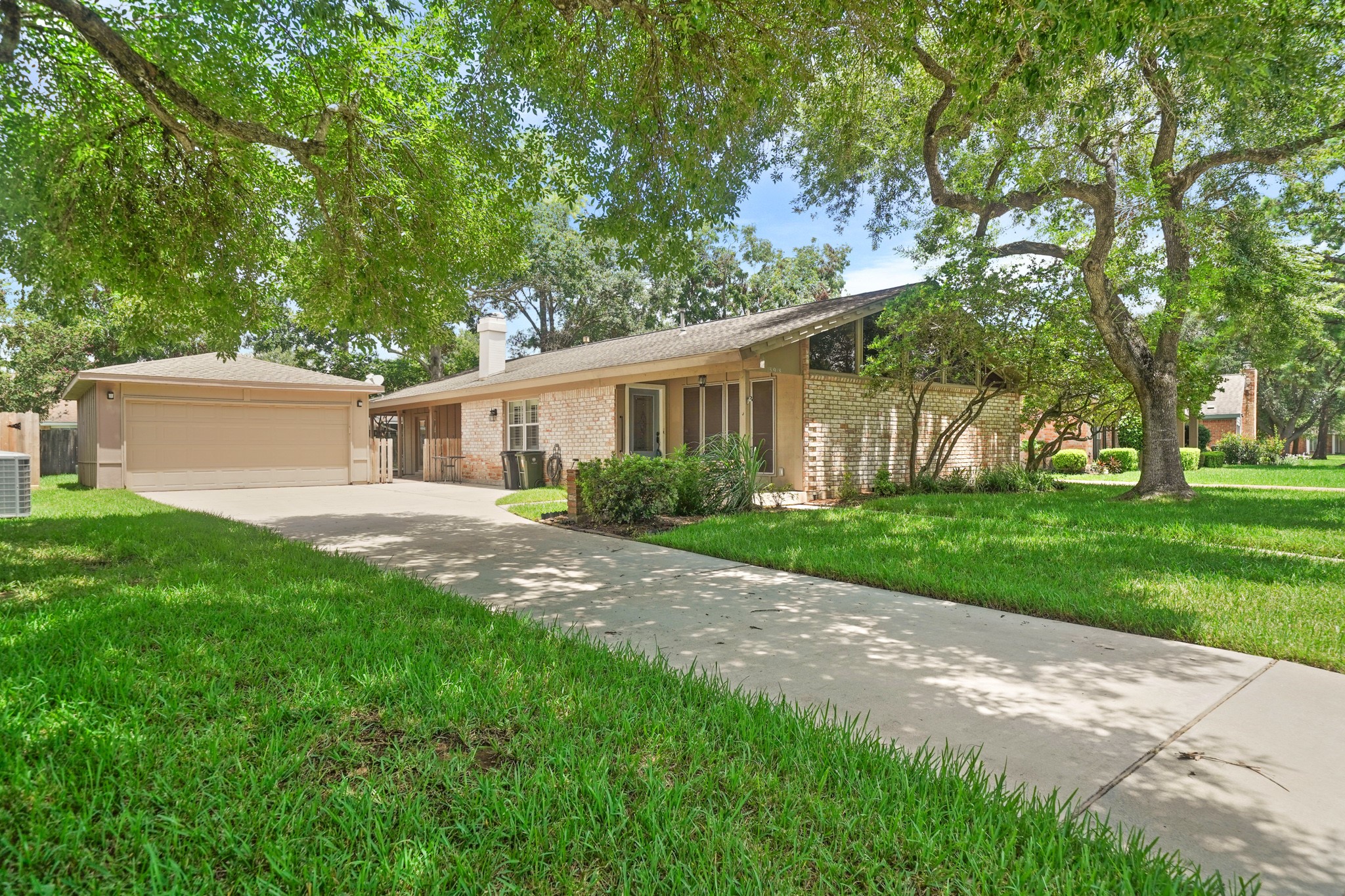 13918 Vinehill Drive Sugar Land TX 77498