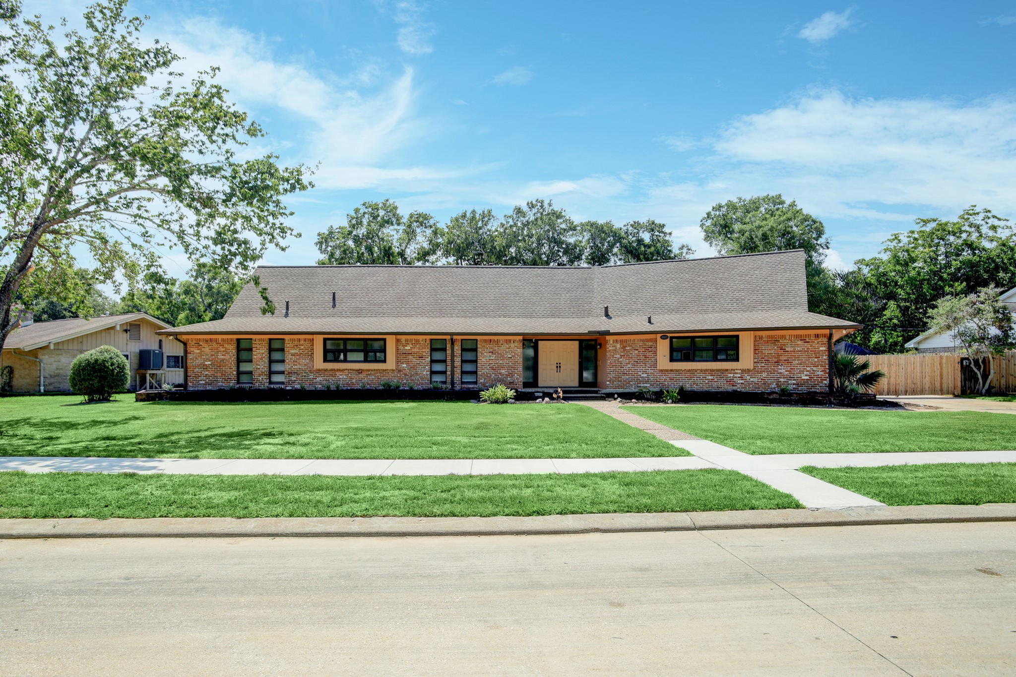 1003 Woodland Drive El Lago TX 77586