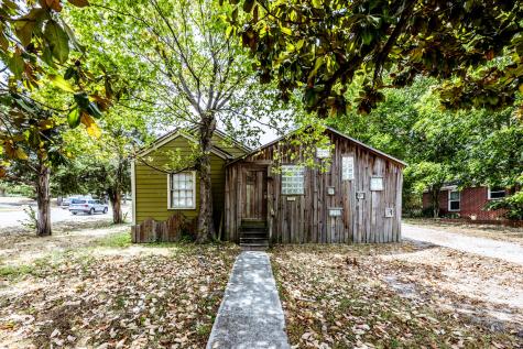 1022 Pecan Street Huntsville TX 77320